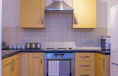 Coventry Apartment | Monea Retreat a Modern 2bedroom and 2bathroom apartment in Coventry,West Midland