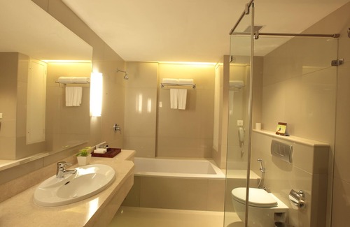 Palarivattom Hotel | Monsoon Empress
