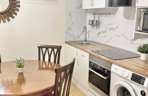 Montblanc House | Montblanc - Sleeps 4 - Parking - City Centre