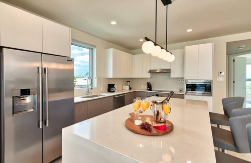 Montego Bay Apartment | Montego Bay: Elegant Apt w/Stunning Sunset Views