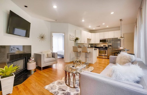 Lower Greenville House | MONTHLY RENTAL - Dog Friendly Lower Greenville Corporate Retreat! 2 Bd/1.5 Bath