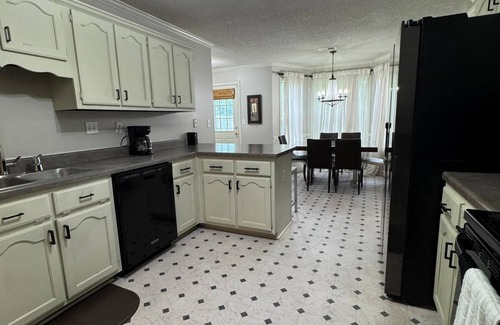 Olive Branch House | Monthly- Spacious 5BR/2.5BA- Brick Home in Olive Branch