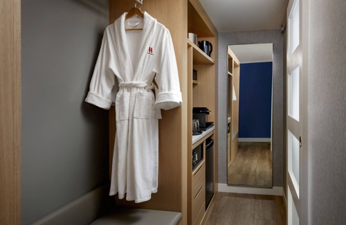 Downtown Montreal Hotel | Montreal Marriott Chateau Champlain