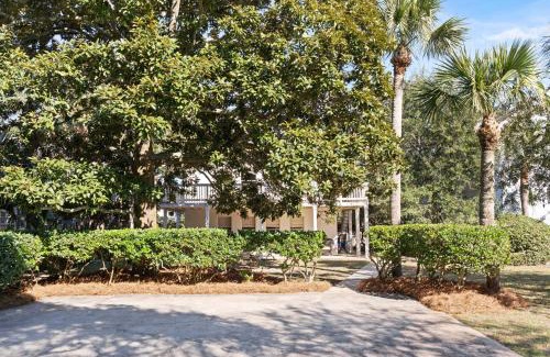 East Beach House | Moon Cottage - 4222 Twelfth St