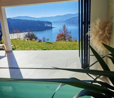 Hangu House | Moon Lake Bicaz - Aurora Garden