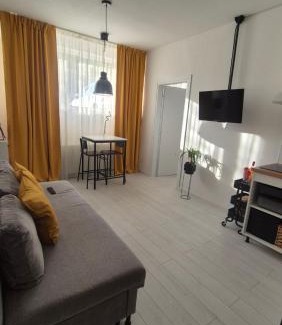 Popesti-Leordeni Apartment | Moon Studio