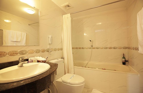 Truc Bach Hotel | Moon View Hotel