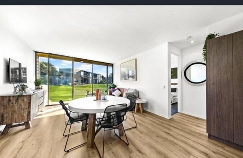 Fingal Apartment | Moonah Links Apartment 45 Lovely 1 bedroom holiday home with heated pool