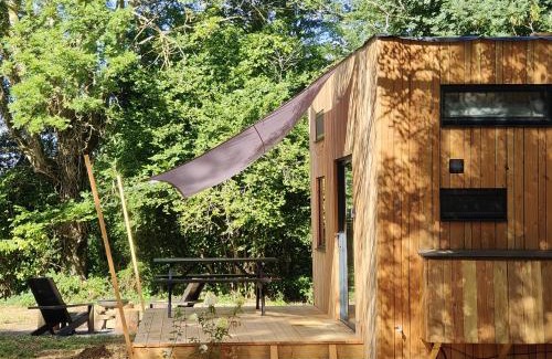 Saint-Jacques-d'Ambur Ski Chalet | Moose home Tiny house AMBUR