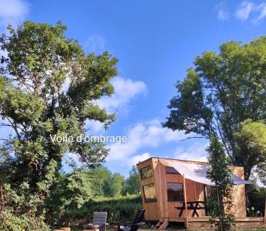 Saint-Jacques-d'Ambur Ski Chalet | Moose home Tiny house AMBUR