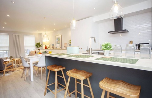 Upper Town House | Morford Mews House - stylish renovated mews house with parking