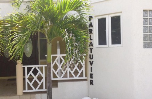 Marley Vale House | ‘MORIAH’ Private Room with Double Bed and shared bathroom