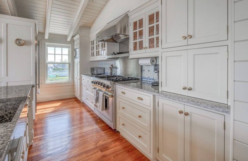 Edgartown House | Morse Ferry House - Deluxe Waterfront home on Edgartown Harbor w lighthouse view