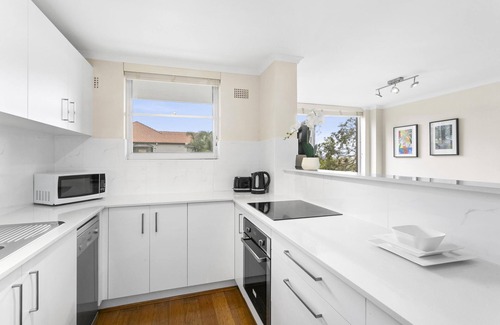 Mosman Apartment | Mosman - MUS21 - 2BR Apartment with Harbour Views Parking Near South Mosman Ferry