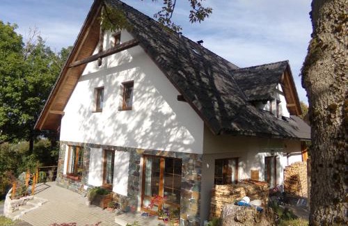 Dlouhy Most Apartment | Motýlí chalupa - luxusní apartmány u Ještědu
