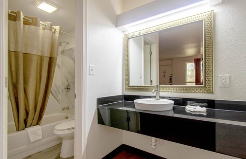 Alma Hotel | Motel 6 Alma, AR