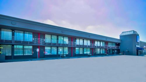 Edgewood Hotel | Motel 6 Louisville, Ky- Airport/Fair Expo