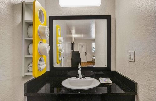 Moultrie Hotel | Motel 6 Moultrie, GA