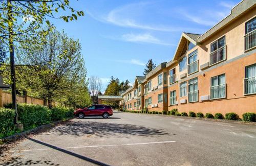 Newton Hotel | Motel 6 Surrey, Bc