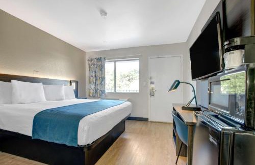 Venice Hotel | Motel 6-Venice, FL