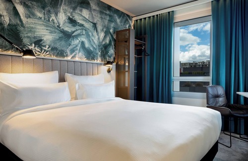 Issy-les-Moulineaux Hotel | Motel One Paris Porte de Versailles