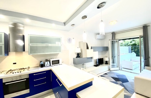 Tropea Apartment | "MOTTOLA APARTMENT" SUITE with Terrace 200 m from the sea