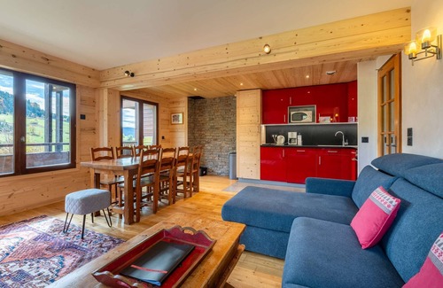 Le Chinaillon Apartment | Mountain Calm with Soothing View