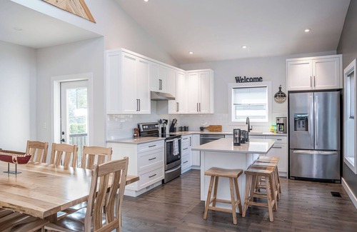 Revelstoke House | Mountain Dreams - Revelstoke Home Near RMR