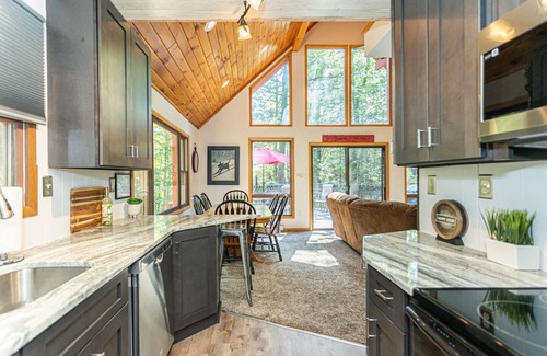 Lake Harmony Estates Cabin | Mountain Lake House Hot Tub Fire Pit Skiing Golf Pet Friendly