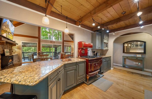 Wilkesboro House | Mountain Lake Retreat With Rustic Elegance