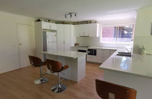 Catalina House | Mountain View Beach House Near Batemans Bay