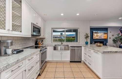 Moon Valley Vista House | mountain view private pool stunning backyard bbq central location!