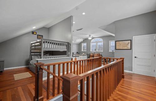 Danbury Apartment | Mountain View Suite