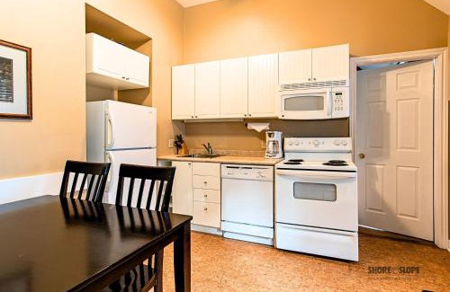 Collingwood House | Mountain View Villas One Bedroom Suite