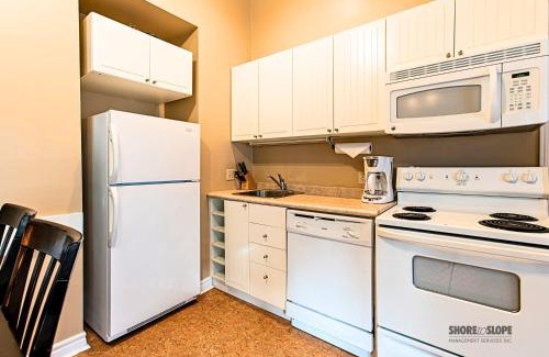 Collingwood House | Mountain View Villas One Bedroom Suite