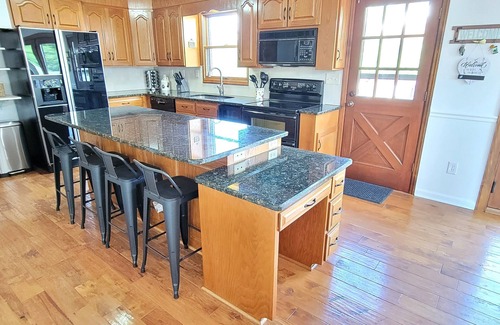 Troutville House | Mountain views on 7 acre lot, nearby hiking, game room!