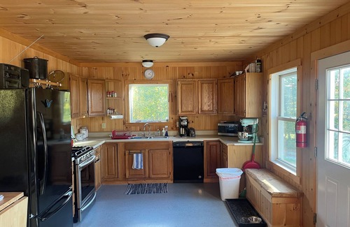 Bristol Cabin | Mountainside Cabin – Bristol, VermontnUnplug. Relax. Reconnect with Nature.
