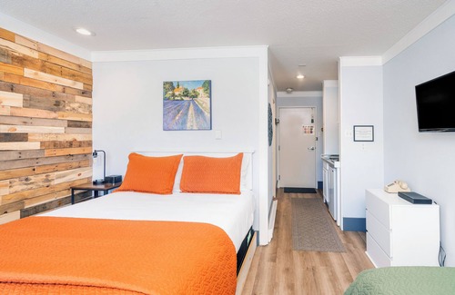 Telluride Hotel | Mountainside Inn Hotel Room With Kitchenette