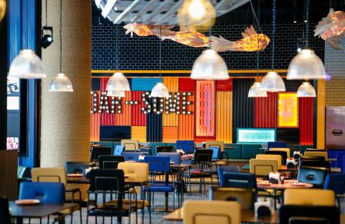 Jiangbei District Hotel | Moxy Ningbo Old Bund