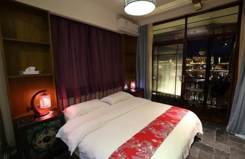 Fenghuang House | Ms.Yang's Guest House