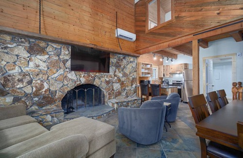 Joseph Condo | Mt. Joseph Lodge in Downtown Joseph: Unit #8