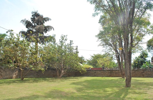 Entebbe Apartment | Mugagas cozy ome with a view. It is located 100m from the UN Base in Entebbe.l