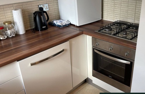 Didsbury Apartment | Mulberry House - Double Room with Private Car Park & Free Wi-Fi in Didsbury