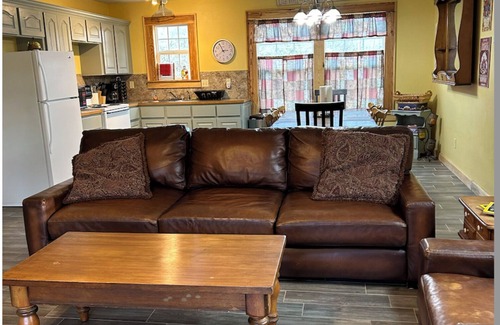 Ozark Cabin | Mulberry River front cabin near ATV/OHV trailheads at Cass, Arkansas. Save 10% each day when booking 5 days or more.