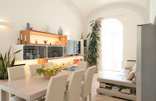 Ravello Villa | Multy-Storey Villa 🏡 Sea Access 🏖️ Jacuzzi ❤️ Sauna ❤️ Parking 🅿️ Solarium 🌞