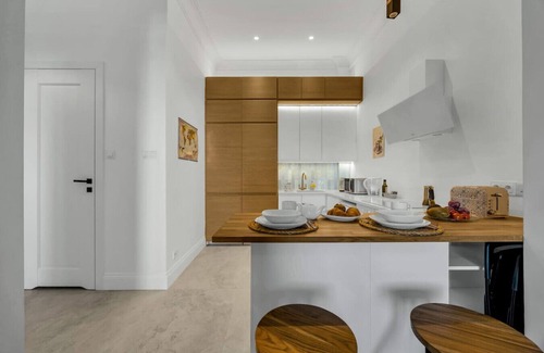 Muranow Apartment | Muranów Apt - 49m2, City View - By Rentujemy