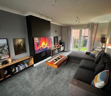 Churwell Apartment | Music lovers house