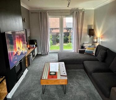 Churwell Apartment | Music lovers house
