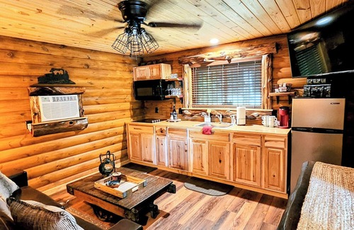 Mid America Cabin | Music Mountain Retreat Cabin A