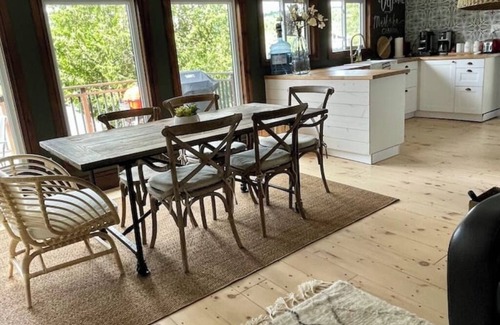 Utterson Cottage | Muskoka Cabana - Sandy beach cottage in Muskoka